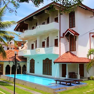 https://holiday-fashion-inn.kandyhotelsnow.com