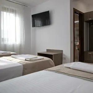 https://airport-house.bucharesthotelsnow.com